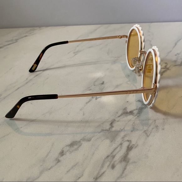 Diff Eyewear • Dixie White Flower Sunglasses - Picture 7 of 9